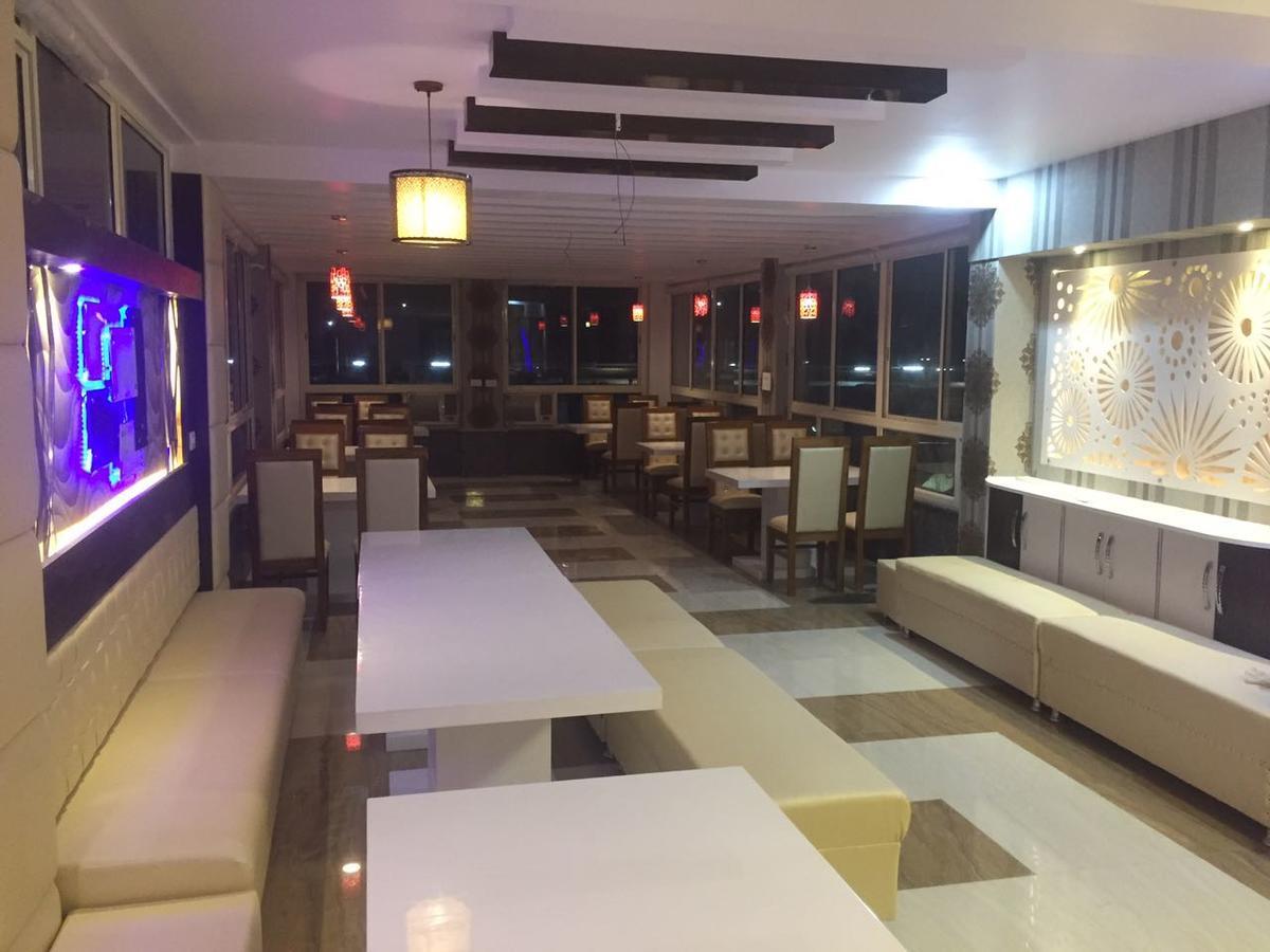 Hotel Syona Residencia Lucknow Exterior foto