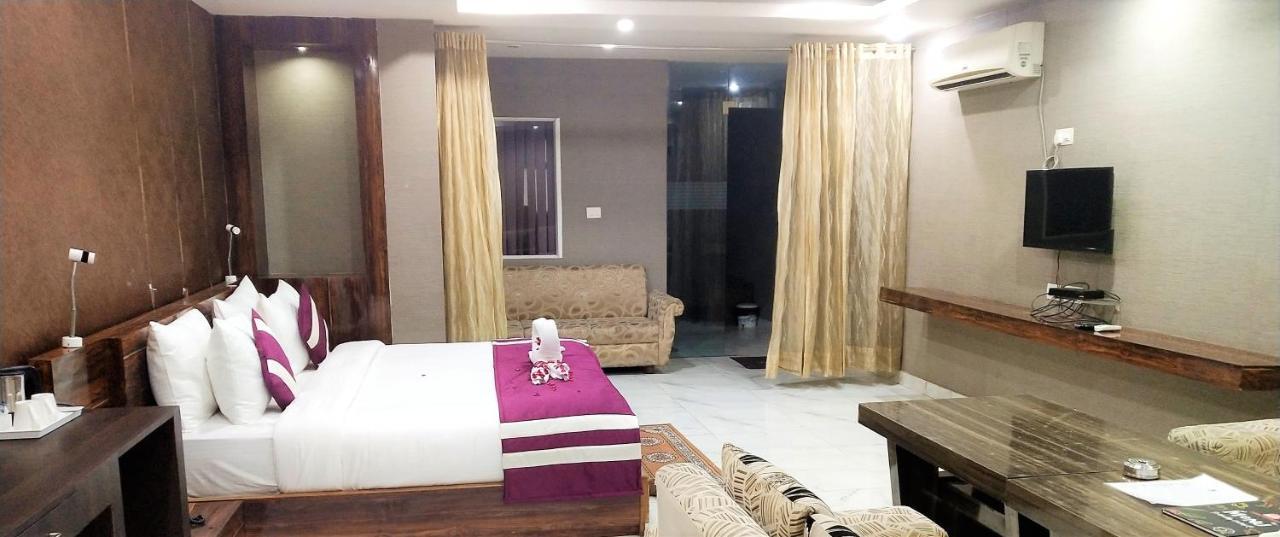 Hotel Syona Residencia Lucknow Exterior foto