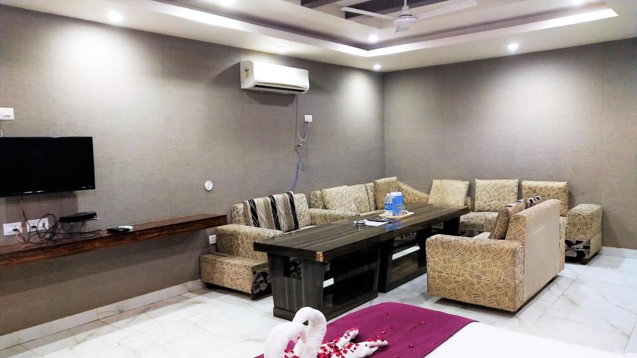 Hotel Syona Residencia Lucknow Exterior foto