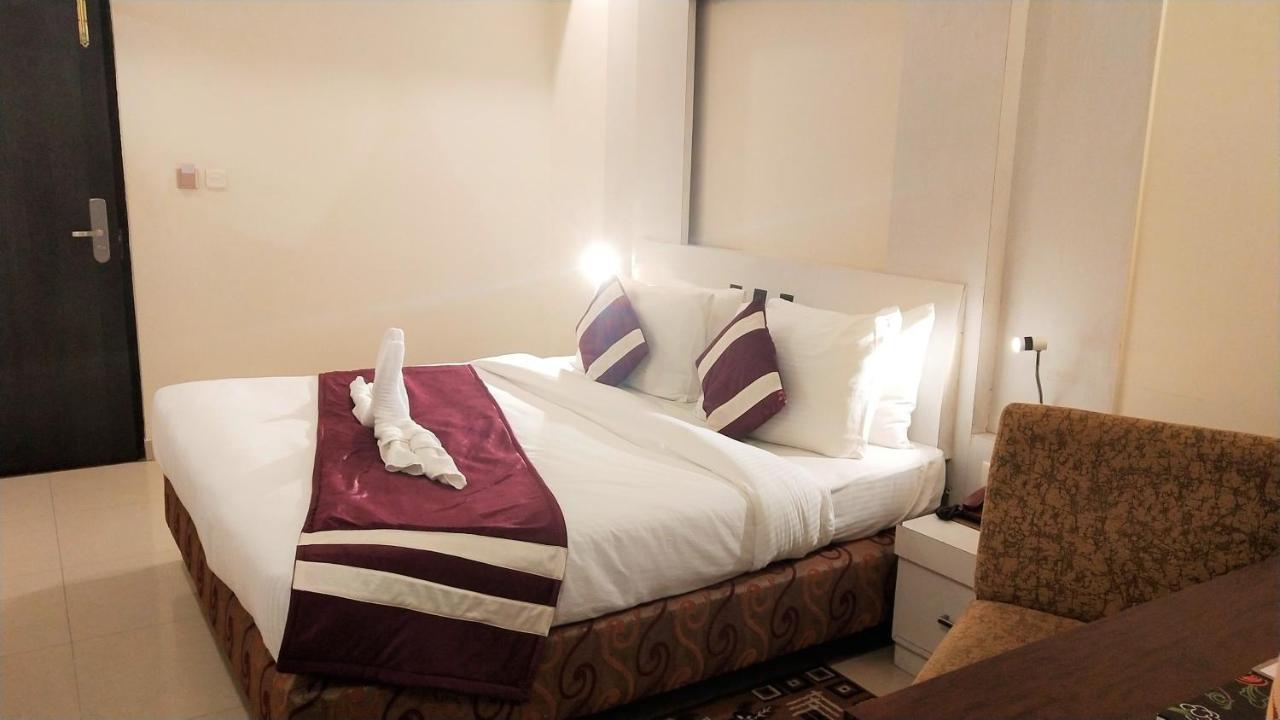 Hotel Syona Residencia Lucknow Exterior foto